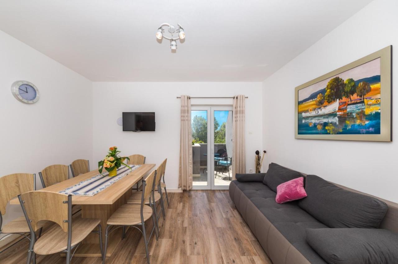 Apartment Nina Stobrec Bagian luar foto