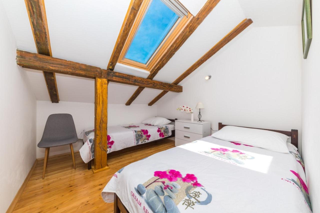 Apartment Nina Stobrec Bagian luar foto