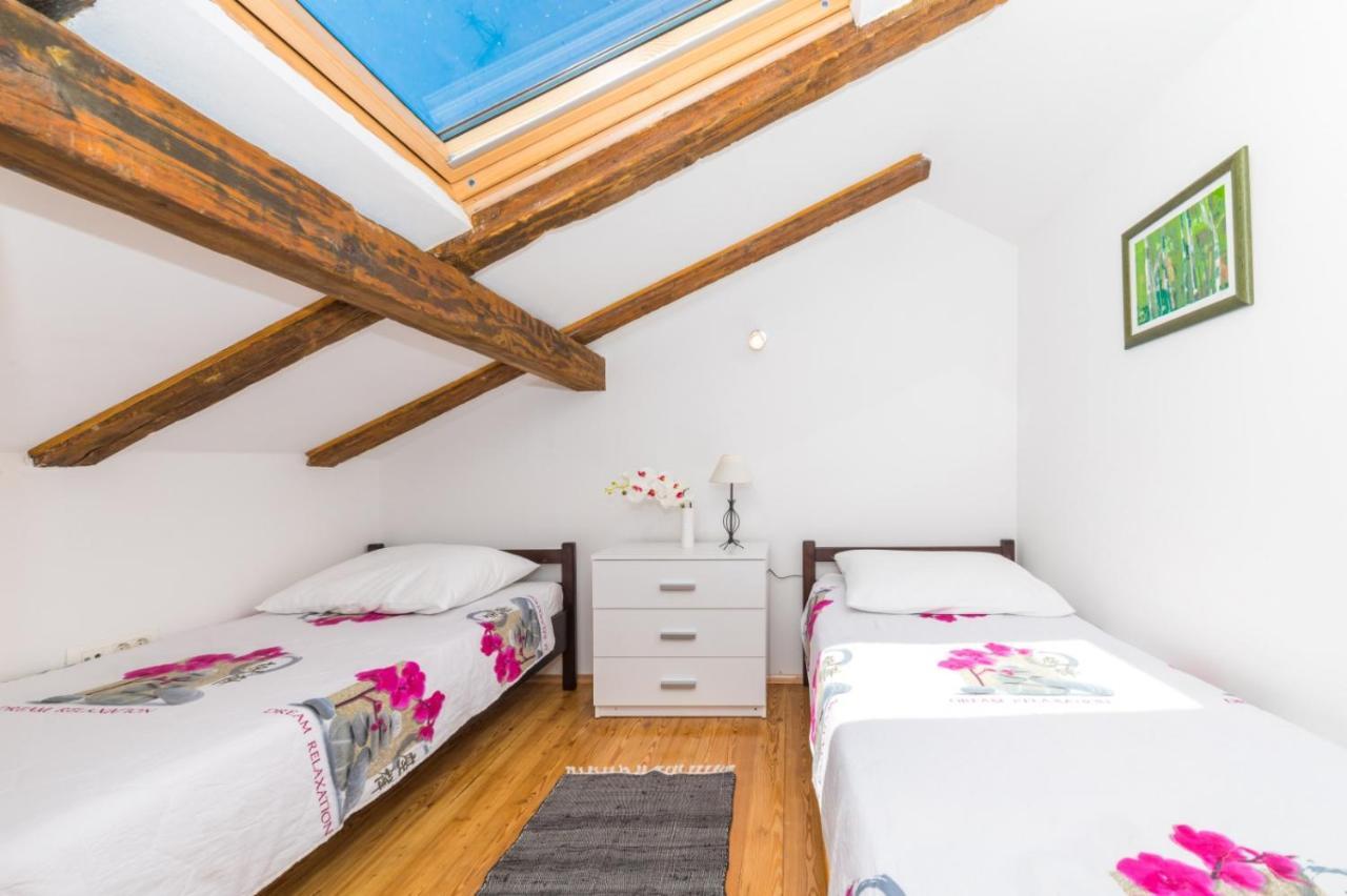 Apartment Nina Stobrec Bagian luar foto